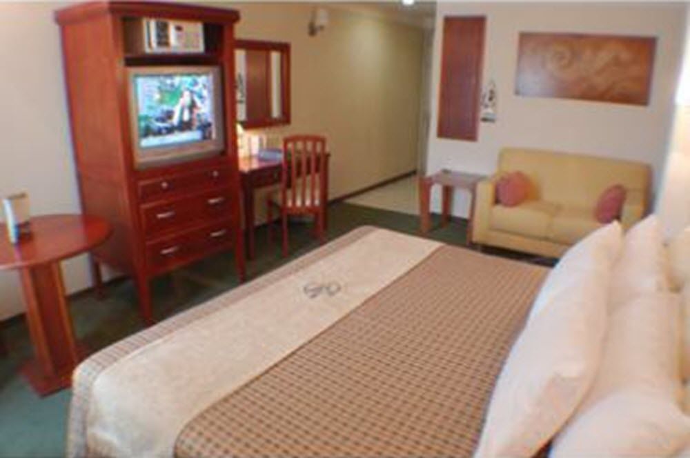Hotel Mision León Habitación foto
